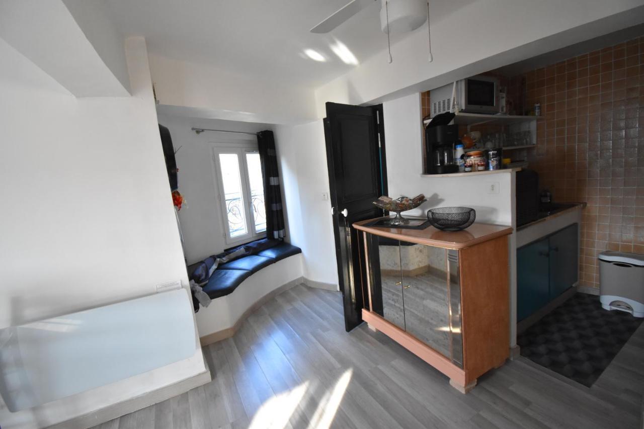 Studio Climatise Et Sa Terrasse Privee En Villa La Trinité Exteriér fotografie